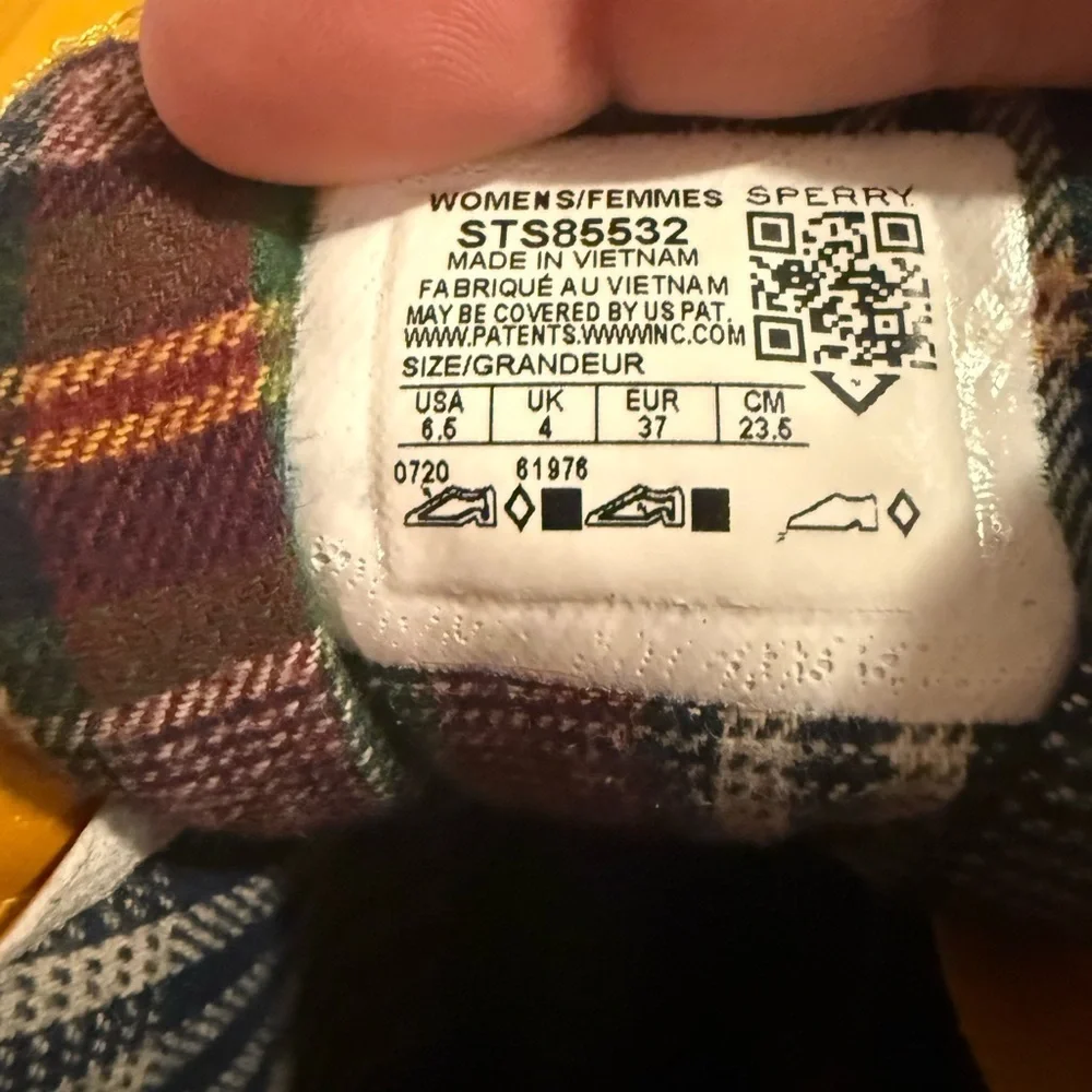 Sperry Women's Saltwater Quilted Nylon Duck Boots in mustard yellow Size 6.5